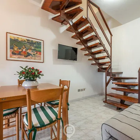 House Augusta - La Vie Est Belle Nyaraló Villasimius