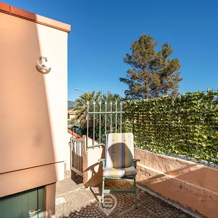 House Augusta - La Vie Est Belle Nyaraló Villasimius